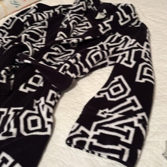 PINK Victoria's Secret Black and White Robe - Picture 4 of 4